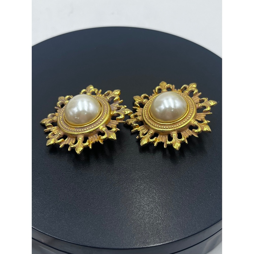 Ben-Amun Vintage Faux Pearl l fleur-de-lis Clip On Statement Earrings - Picture 9 of 14